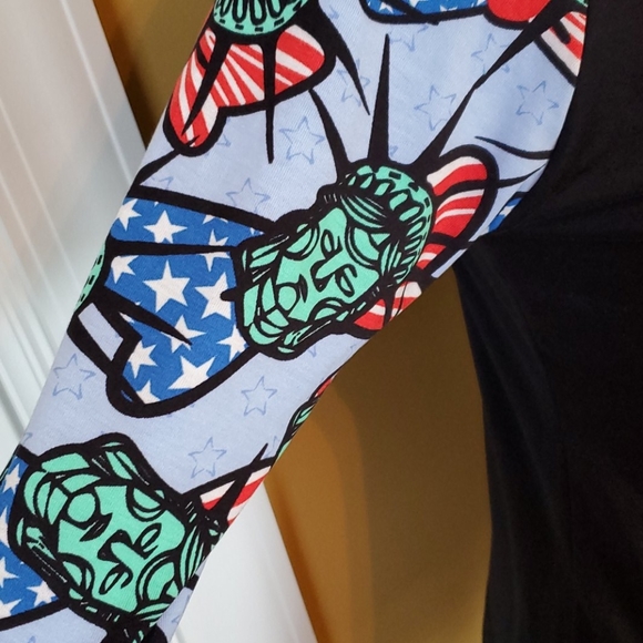 🇺🇲 NWT size 14 child's LulaRoe Sloan. - Picture 2 of 4